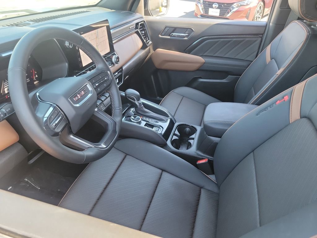 Used 2025 GMC Canyon AT4 w/ Nightfall Edition AWD/4WD image 3