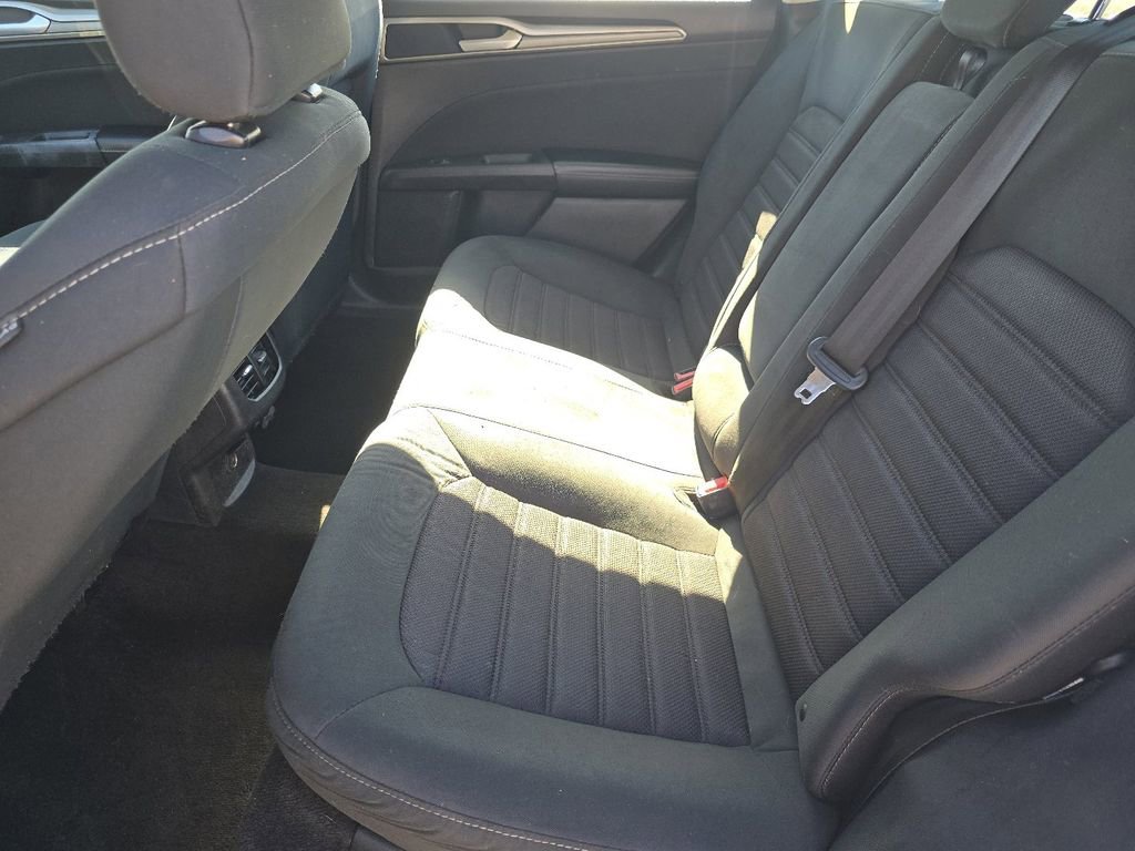 Used 2019 Ford Fusion SE AWD/4WD image 19