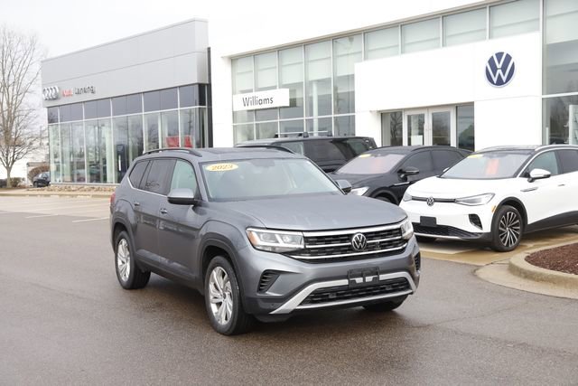 Used 2023 Volkswagen Atlas SE w/ Panoramic Sunroof Package