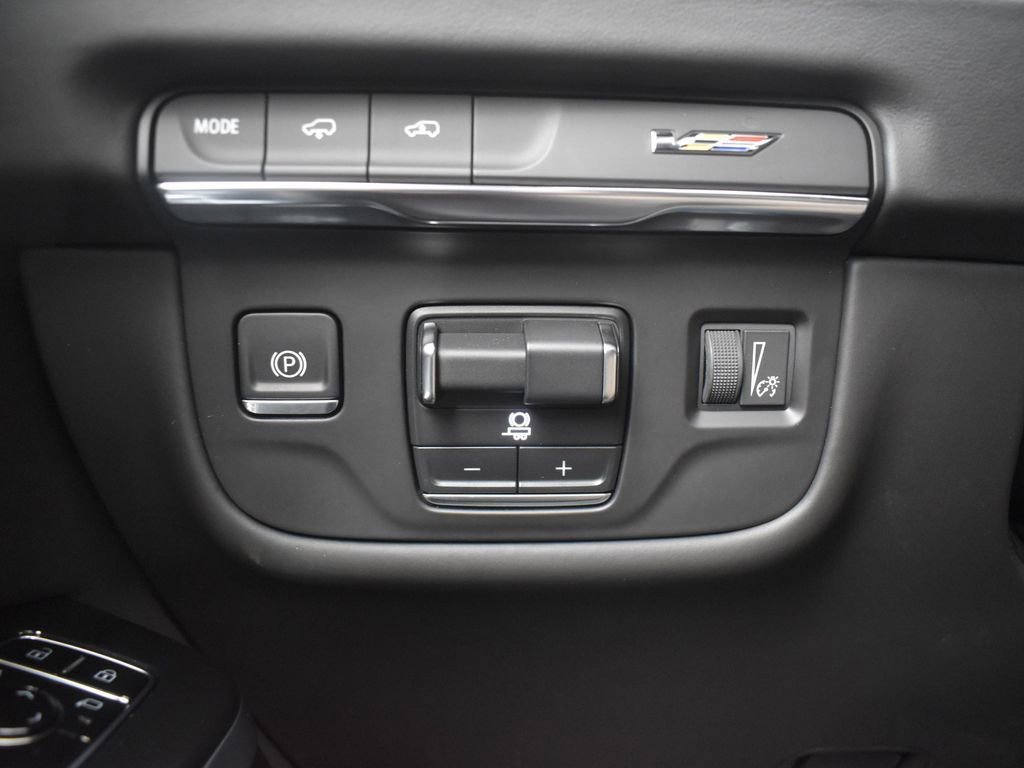 Certified 2025 Cadillac Escalade V w/ LPO, ONYX Package image 20