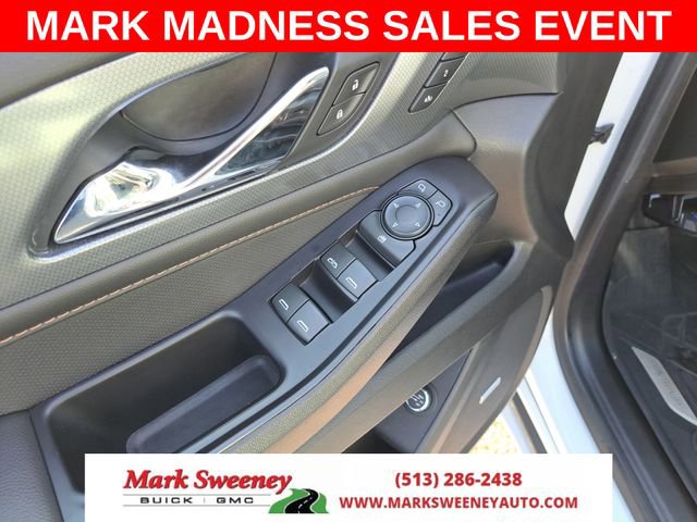 Used 2020 Chevrolet Traverse Premier w/ LPO, Midnight Edition image 21