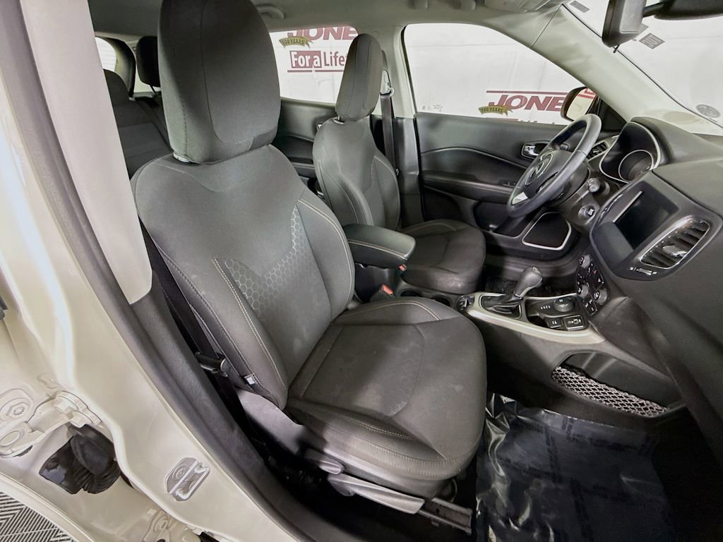 Used 2019 Jeep Compass Sport w/ Tech Group AWD/4WD image 28