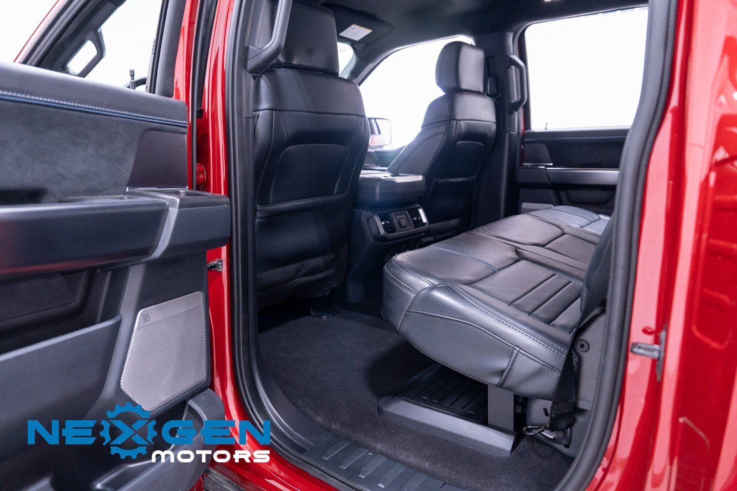 Used 2024 Ford F150 Platinum image 42