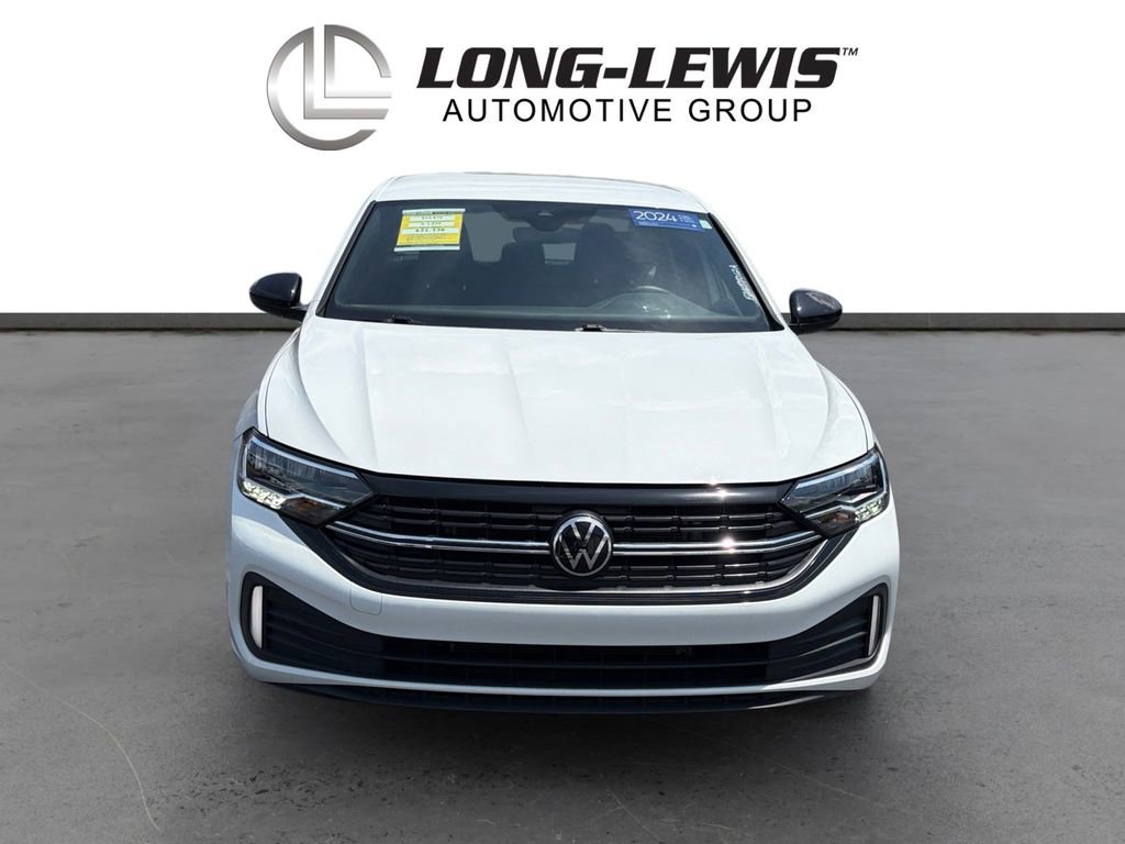 Certified 2024 Volkswagen Jetta Sport FWD image 11