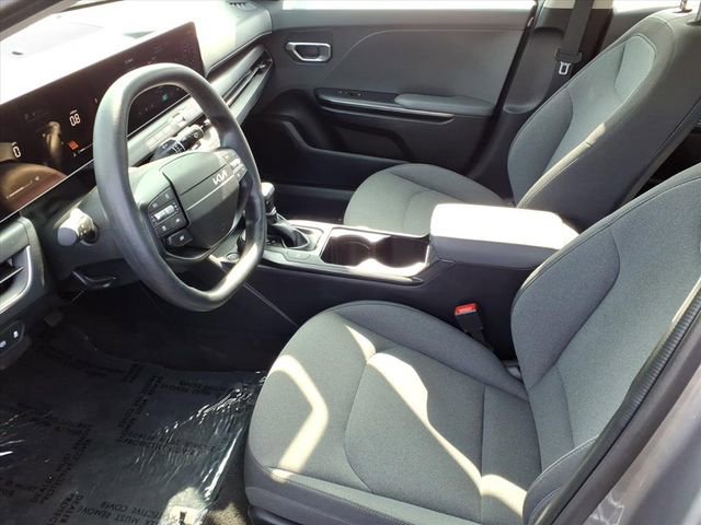 Used 2025 Kia K4 LXS image 12