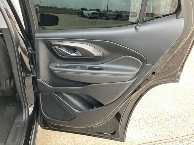 Used 2023 GMC Terrain SLE w/ Driver Convenience Package image 16