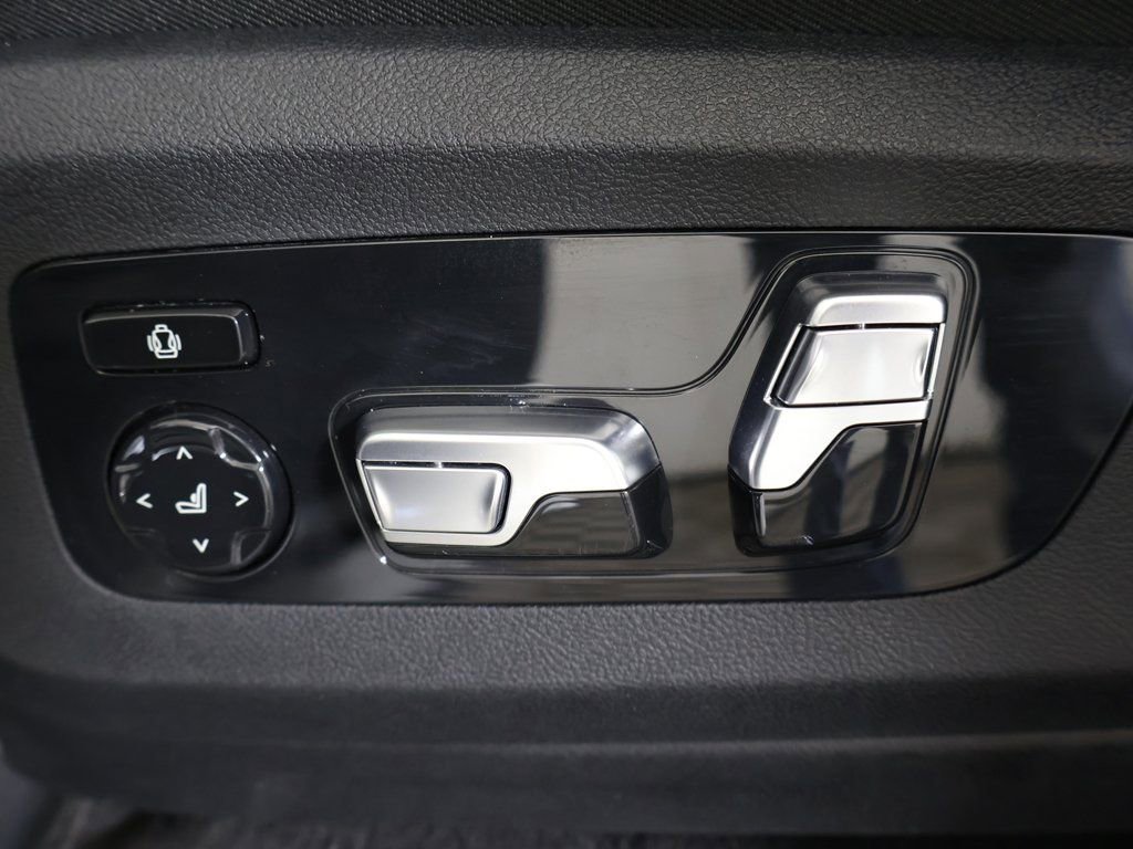 Used 2024 BMW XM AWD/4WD image 38