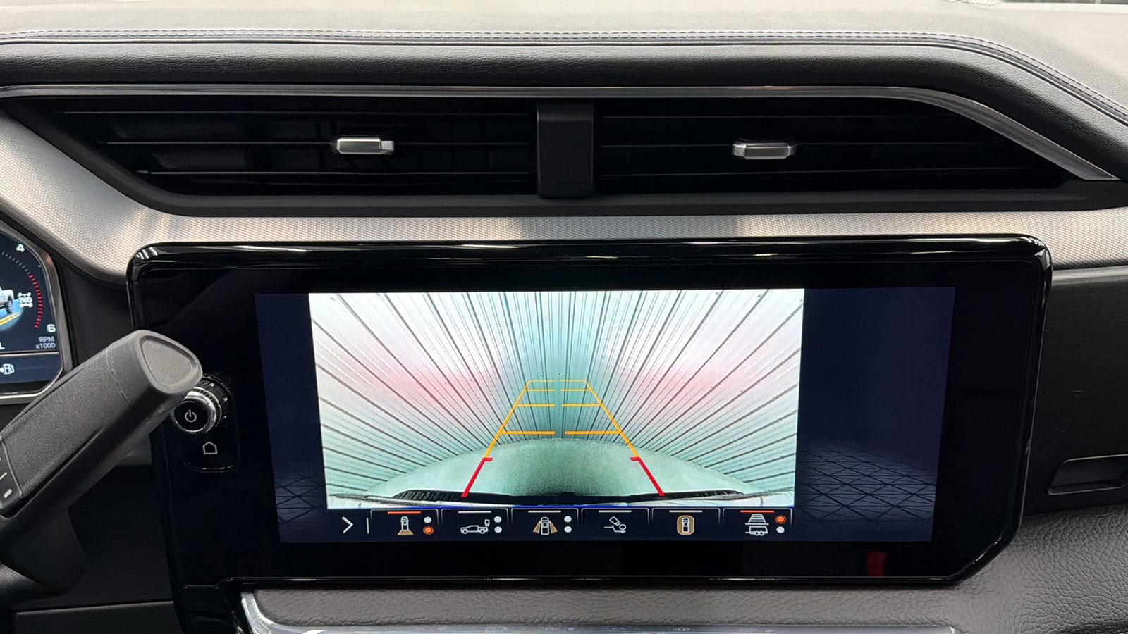 Used 2025 GMC Sierra 3500 Denali w/ Denali Reserve Package image 23