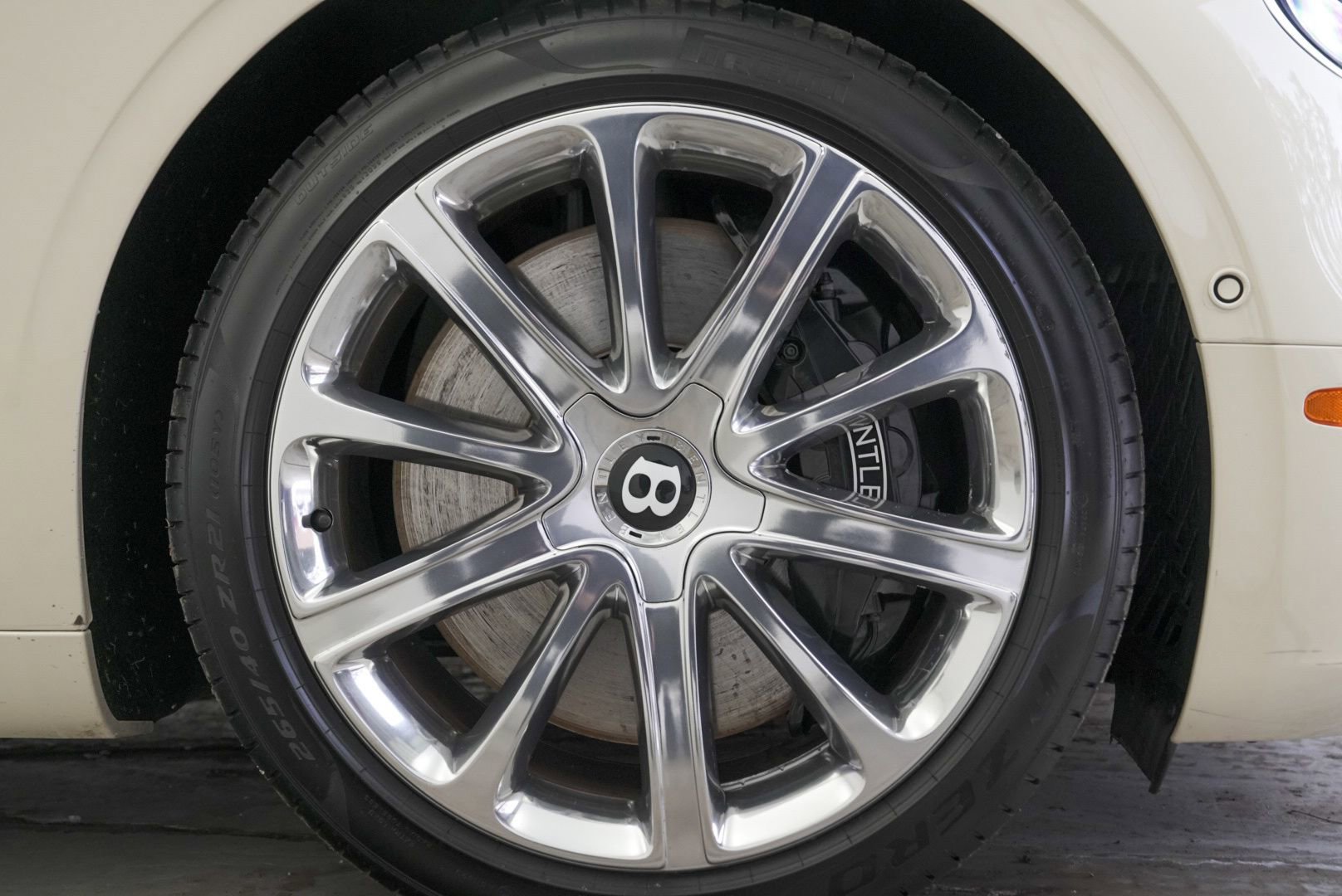 Used 2023 Bentley Continental GT Azure image 63