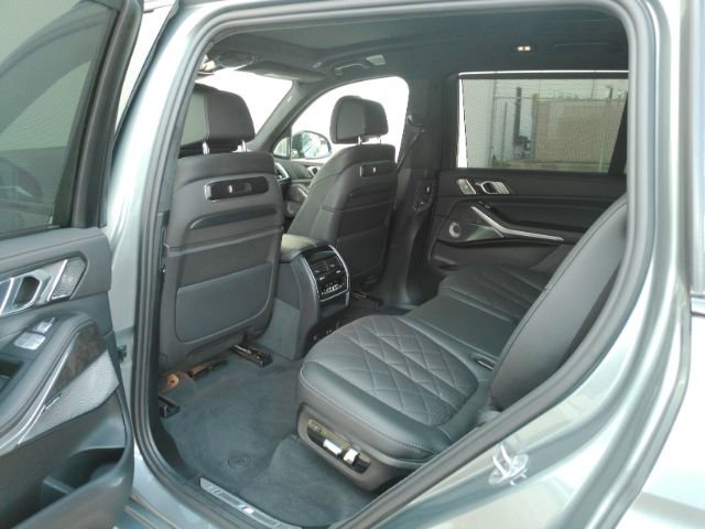 Used 2023 BMW X7 xDrive40i w/ M Sport Package AWD/4WD image 18