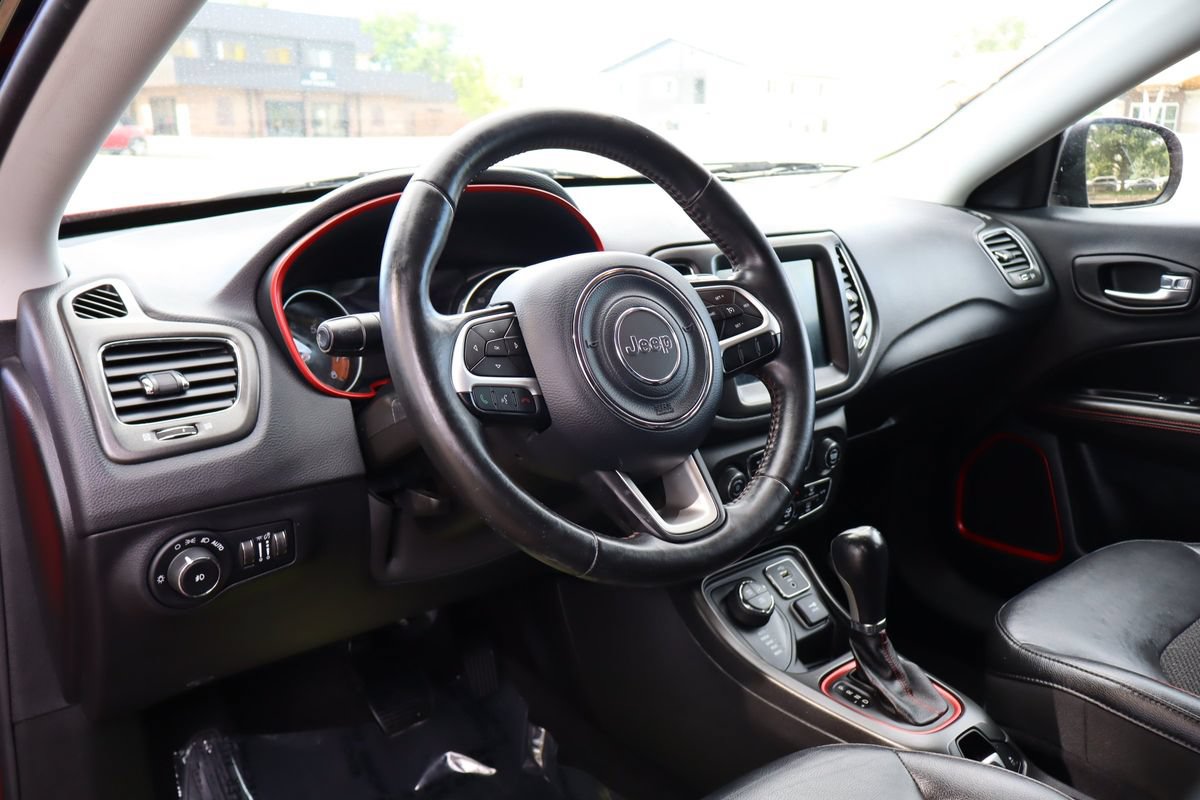 Used 2018 Jeep Compass Trailhawk AWD/4WD image 15