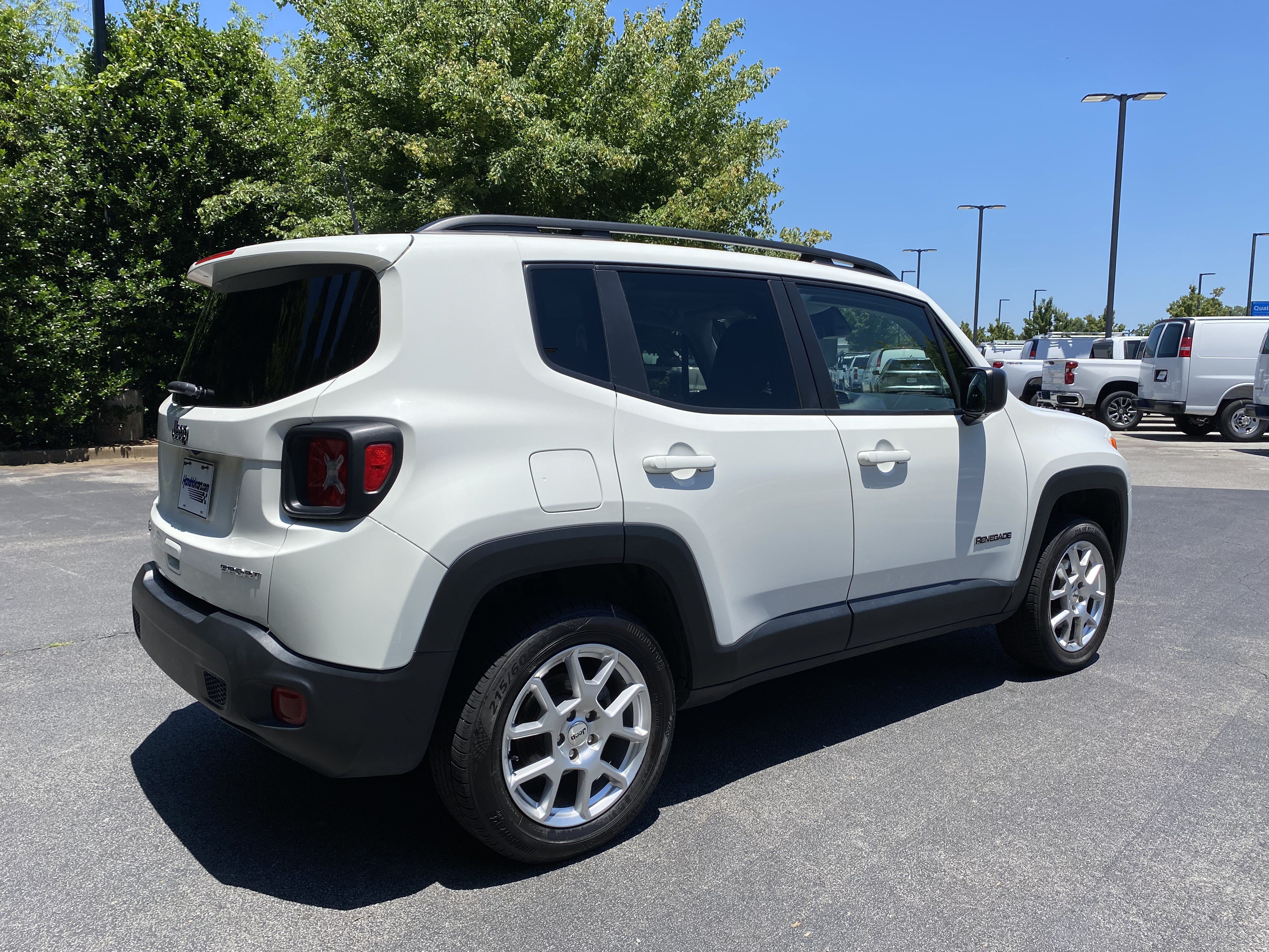 Used 2022 Jeep Renegade Sport w/ Sport Appearance Group AWD/4WD image 9