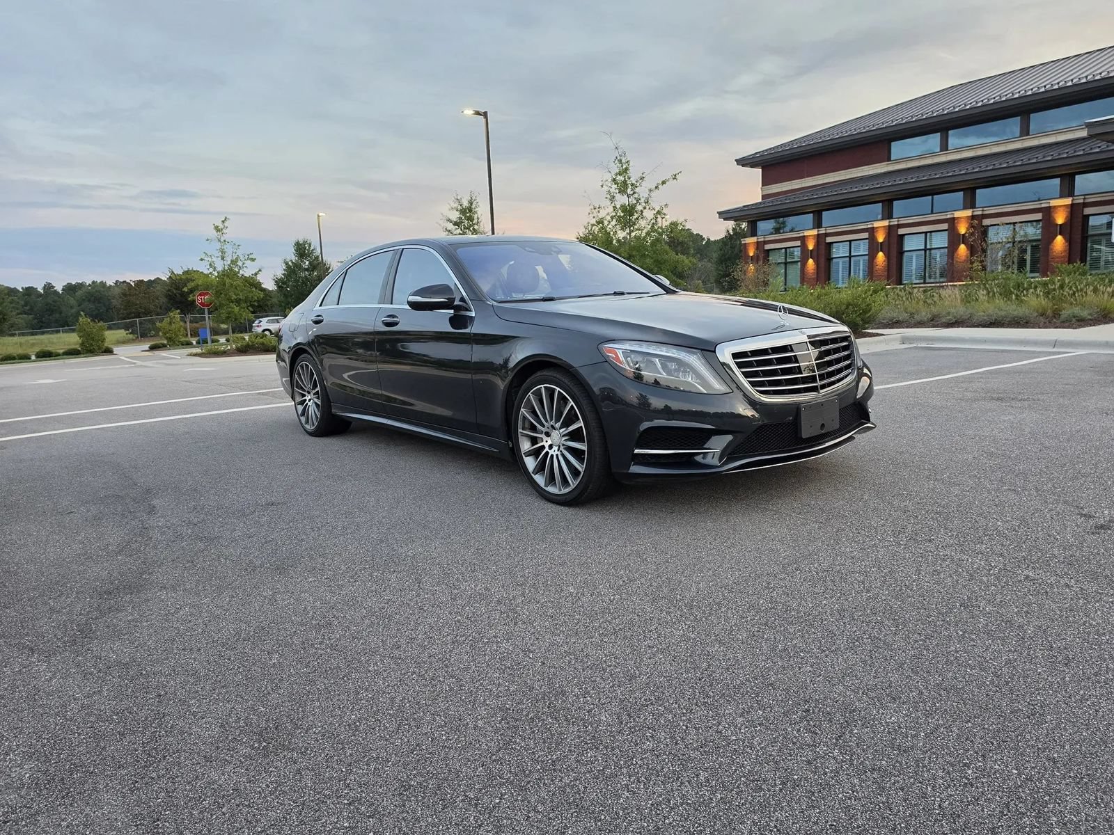 Used 2015 Mercedes-Benz S 550 4MATIC Sedan image 1