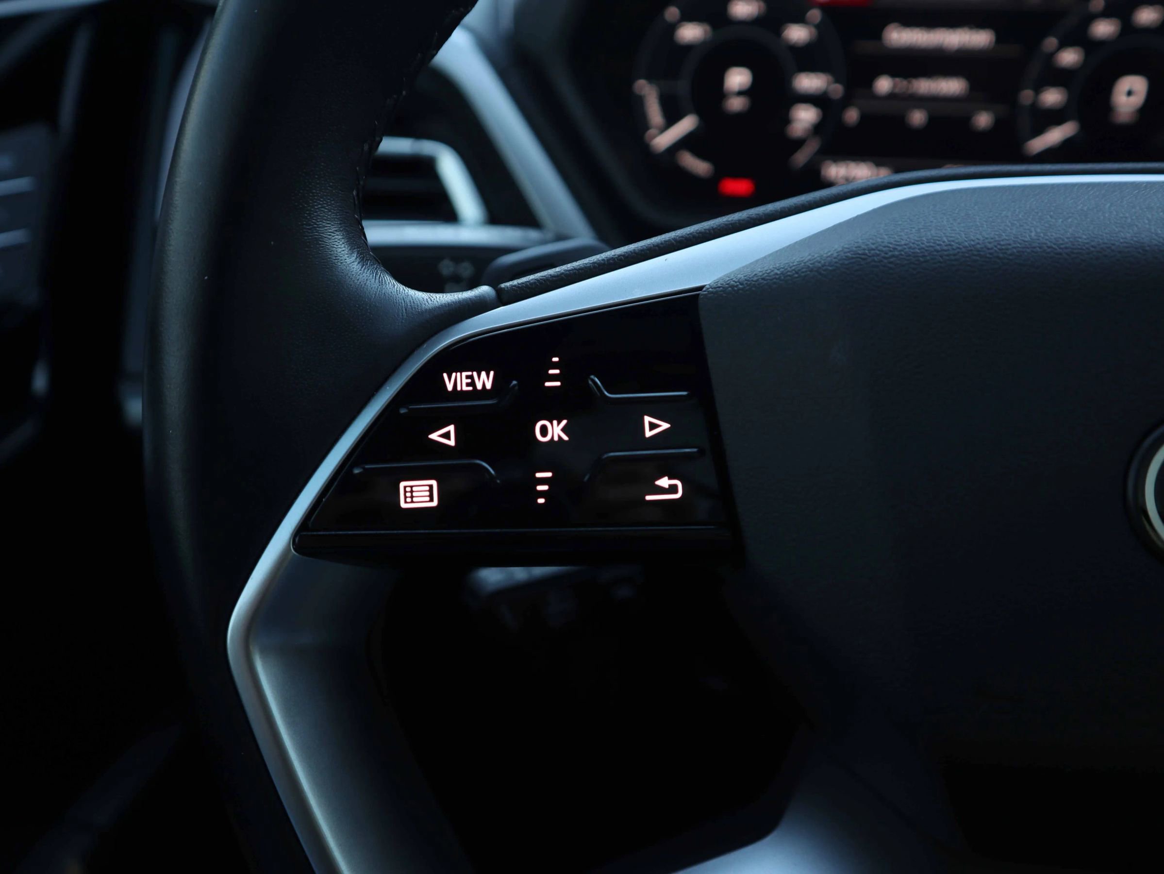 Used 2023 Audi Q4 e-tron Premium Plus w/ Premium Plus image 18