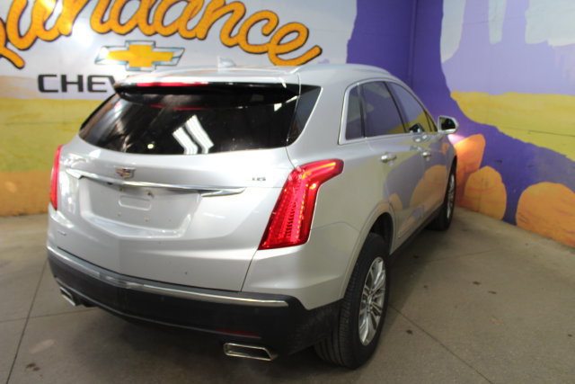 Used 2017 Cadillac XT5 Luxury w/ Driver Awareness Package AWD/4WD image 8