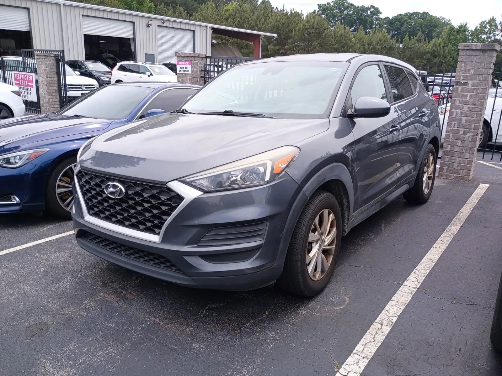 Used 2019 Hyundai Tucson SE FWD image 2