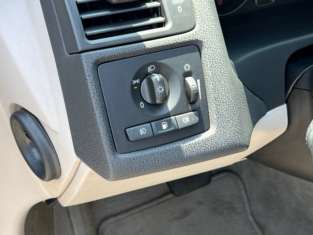 Used 2008 Volvo C70 T5 FWD image 8