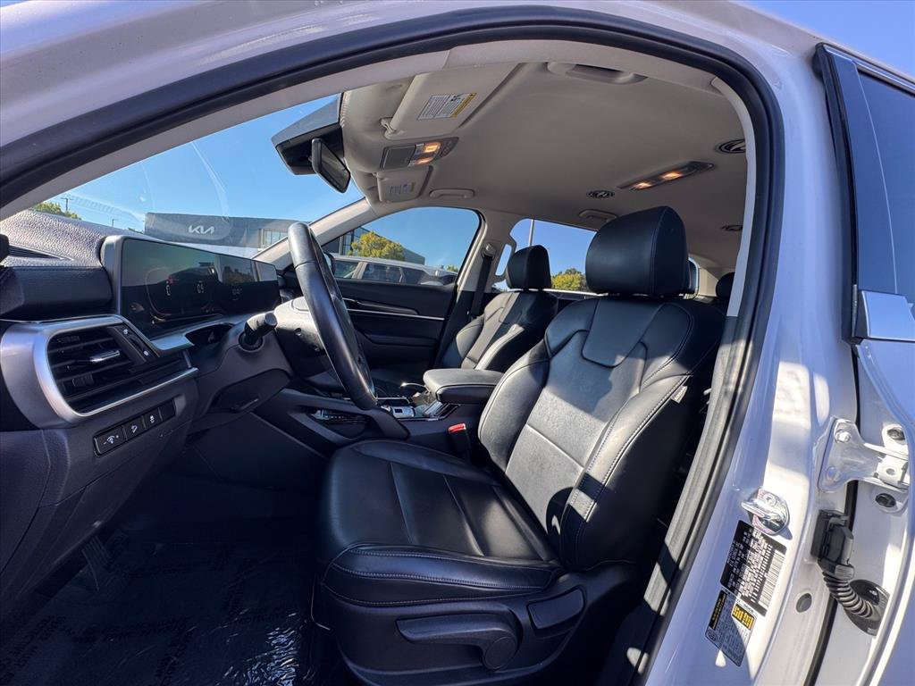 Certified 2024 Kia Telluride LX FWD image 15