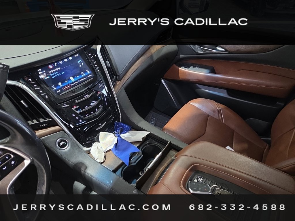 Used 2019 Cadillac Escalade Premium Luxury RWD image 12