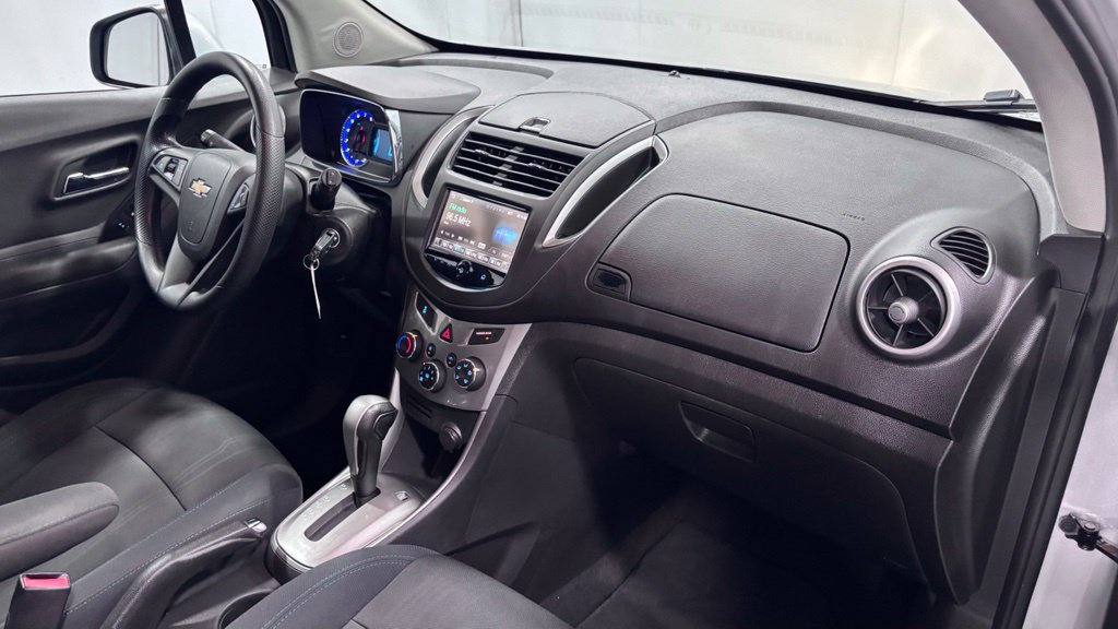 Used 2016 Chevrolet Trax LT FWD image 17