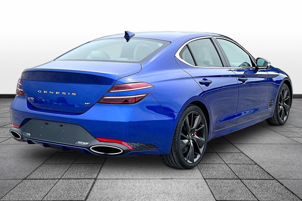 Used 2022 Genesis G70 3.3T RWD image 12