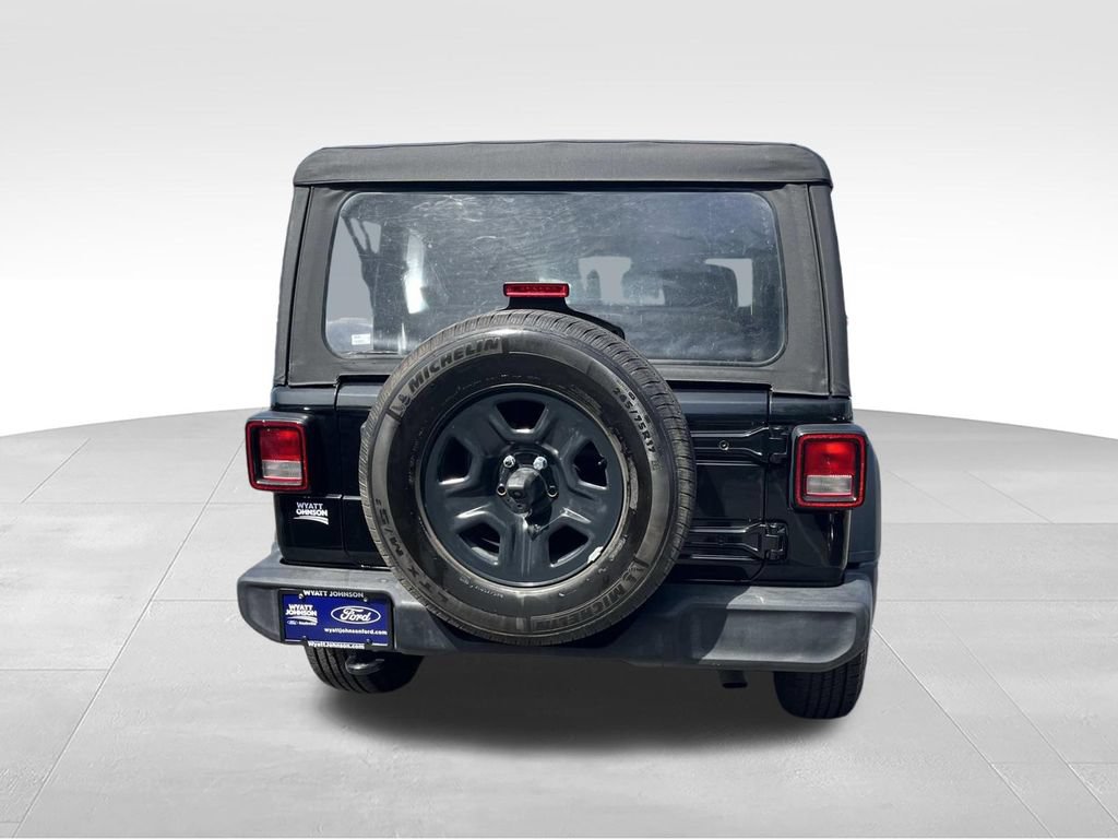 Used 2018 Jeep Wrangler Sport AWD/4WD image 4