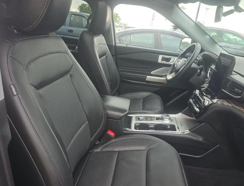 Used 2023 Ford Explorer Limited w/ Limited Technology Package AWD/4WD image 5