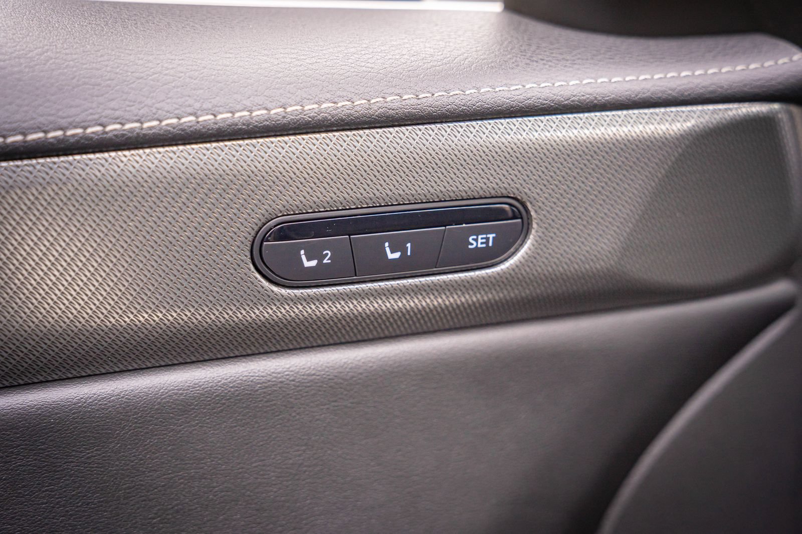 Used 2023 INFINITI QX60 Luxe AWD/4WD image 14