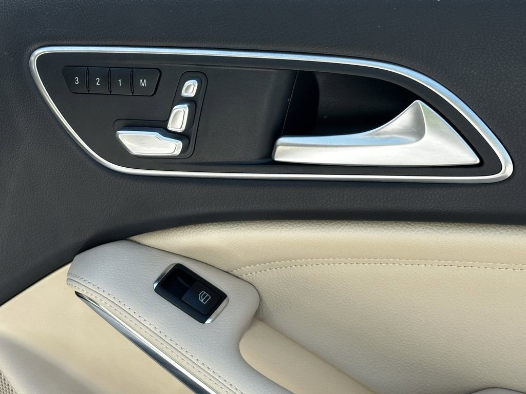 Certified 2020 Mercedes-Benz GLA 250 4MATIC image 17