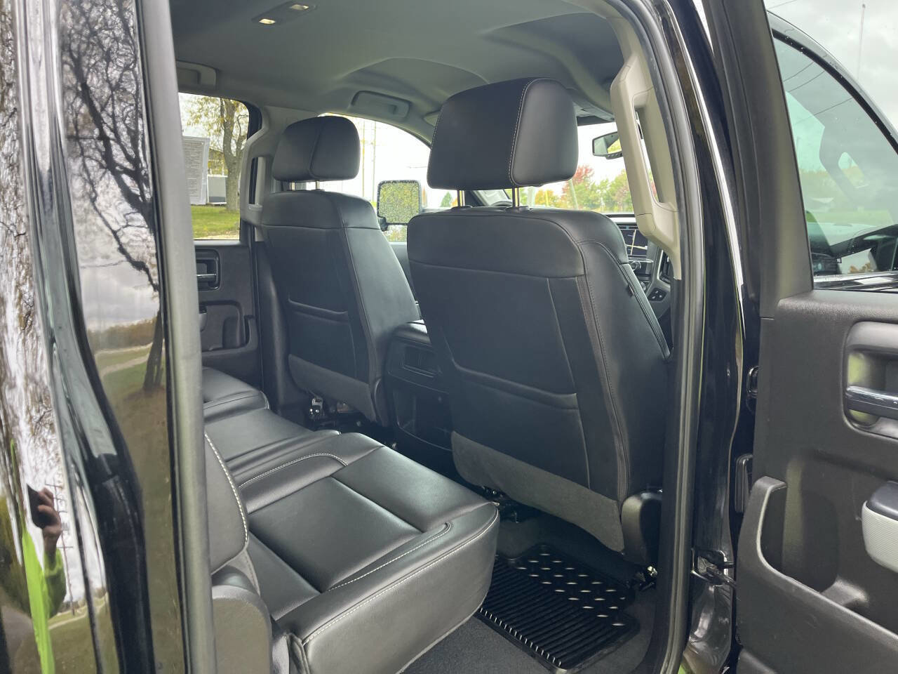 Used 2019 Chevrolet Silverado 2500 LTZ image 39