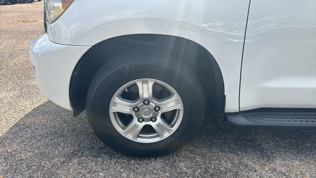 Used 2012 Toyota Sequoia SR5 RWD image 19