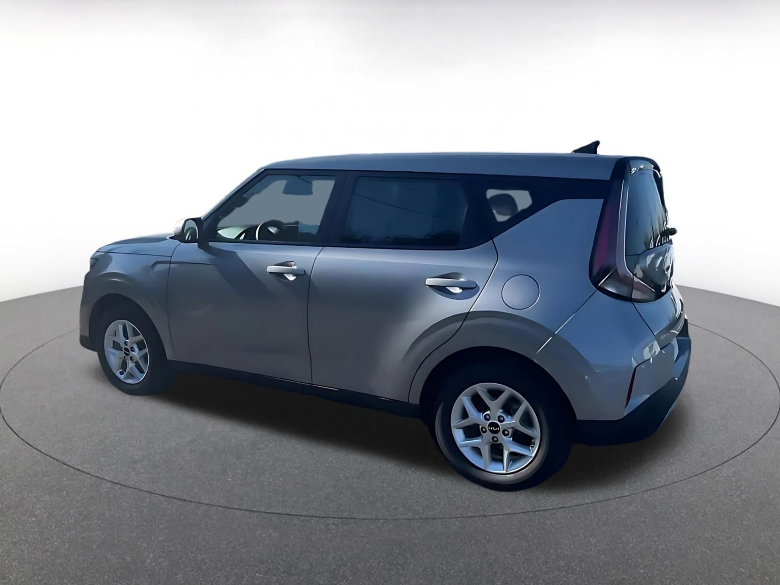 Used 2025 Kia Soul LX w/ LX Technology Package FWD image 10