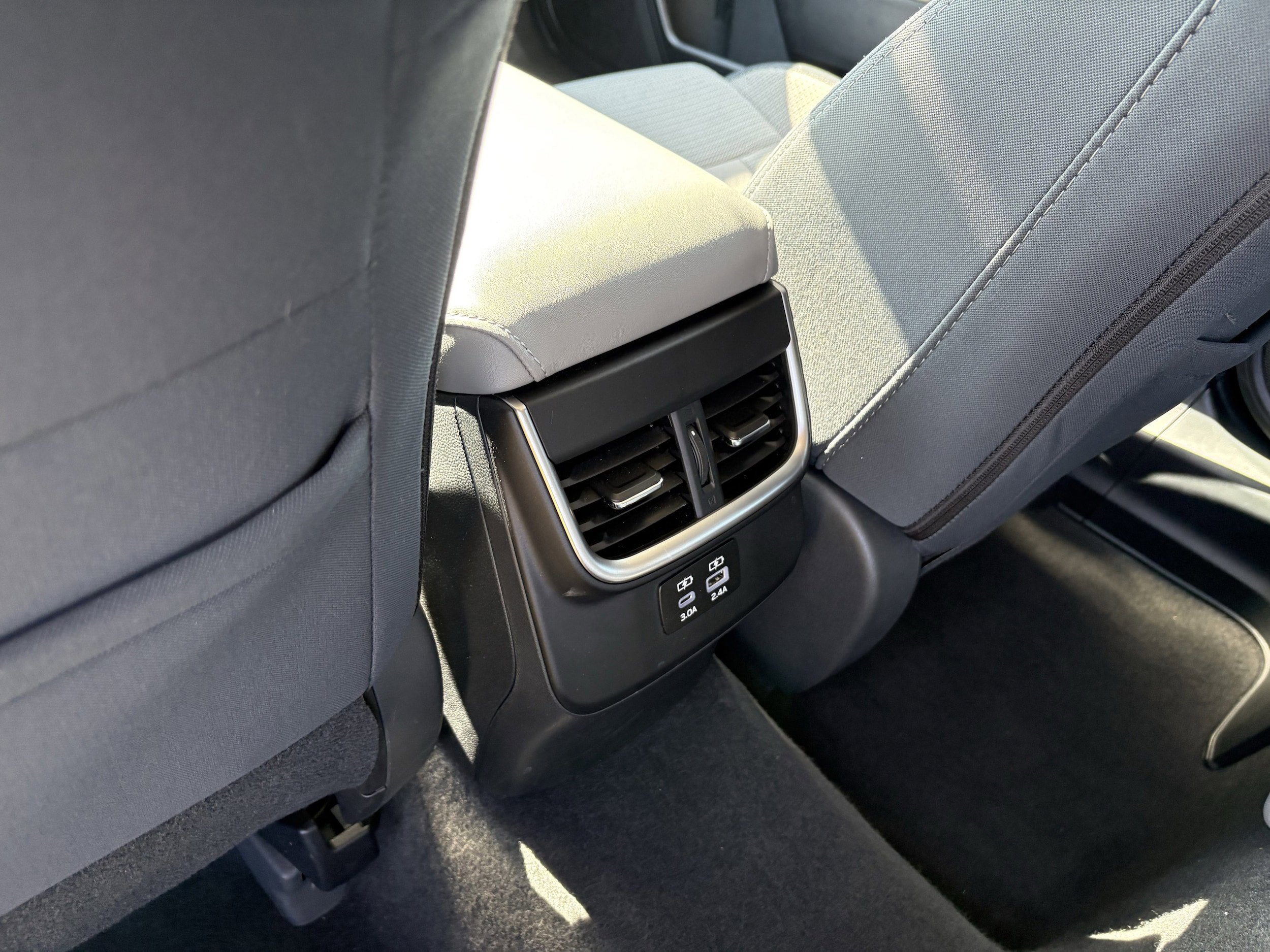 Used 2025 Subaru Outback Premium image 31