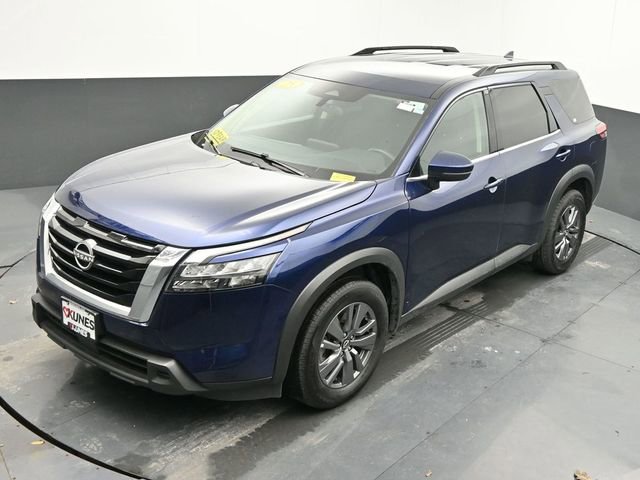 Used 2025 Nissan Pathfinder SV image 38