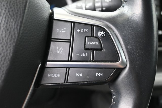 Used 2021 Toyota Highlander XLE AWD/4WD image 26
