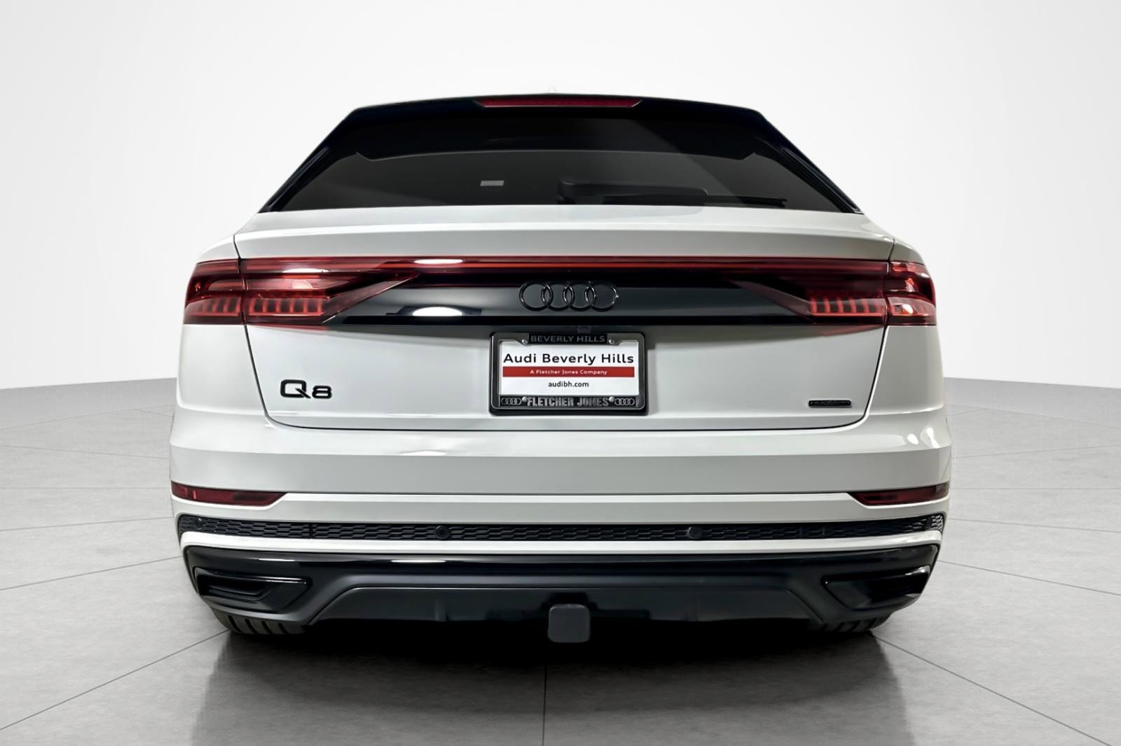 Used 2023 Audi Q8 Prestige w/ Prestige Package image 4
