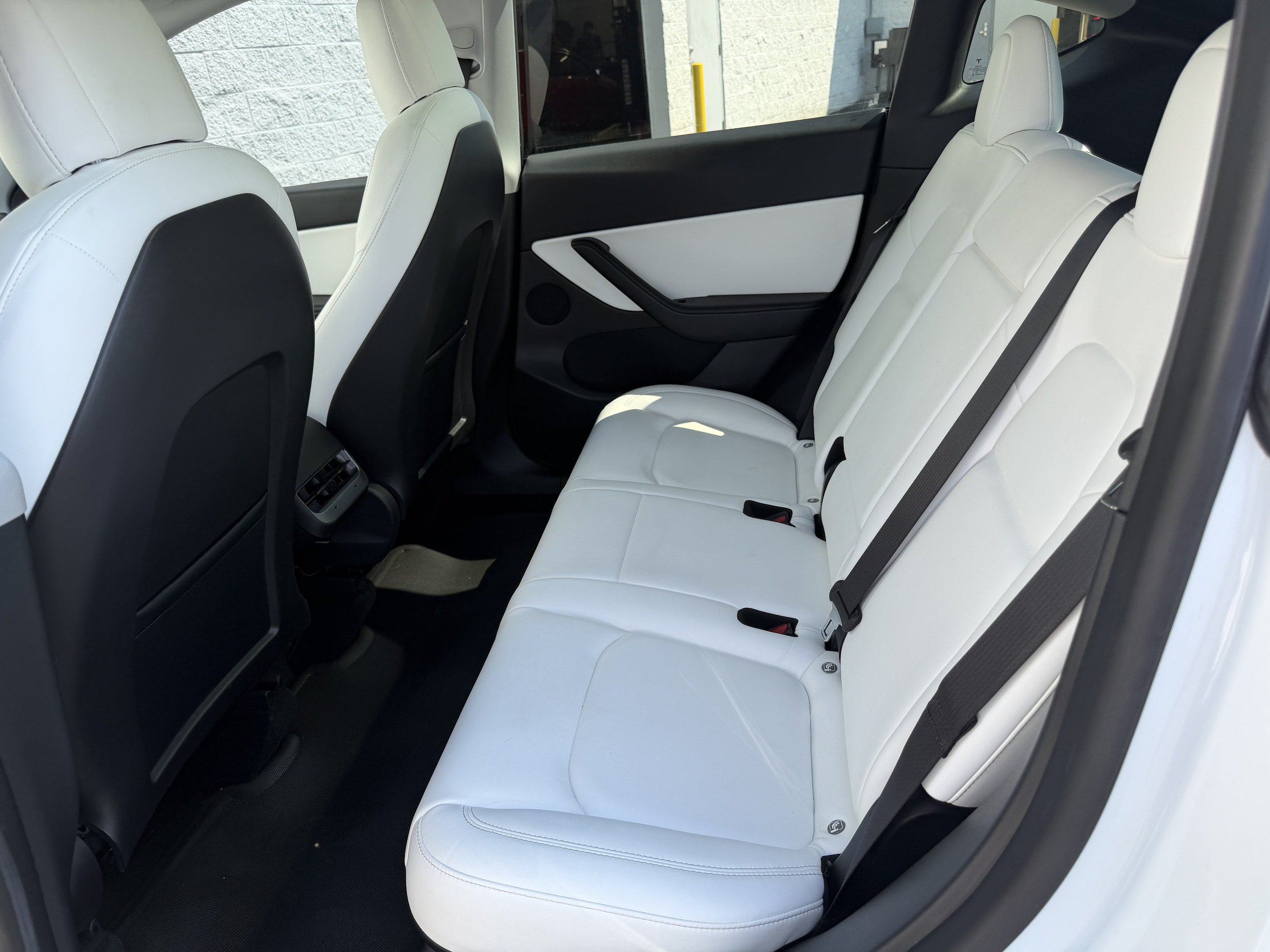 Used 2021 Tesla Model Y Long Range AWD/4WD image 22