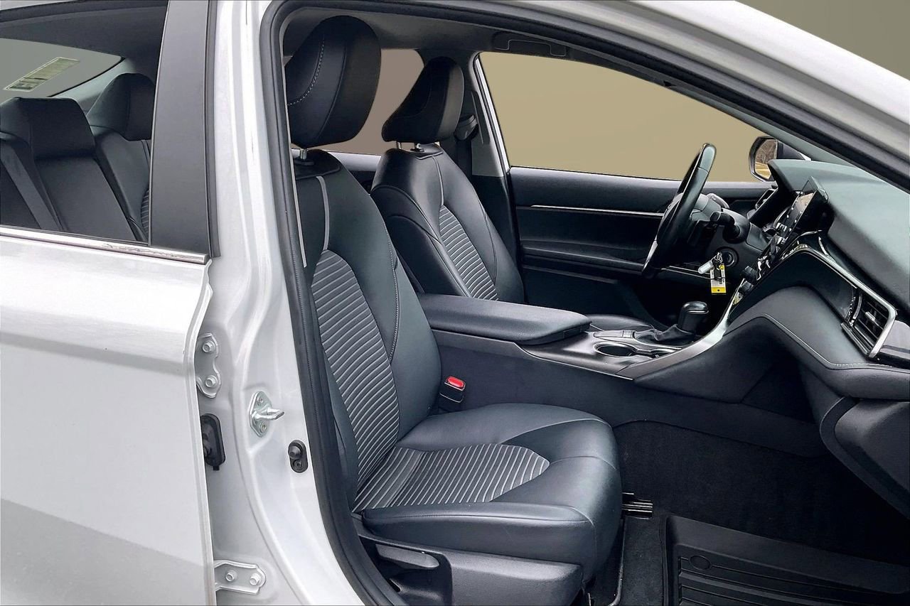 Used 2023 Toyota Camry SE image 23