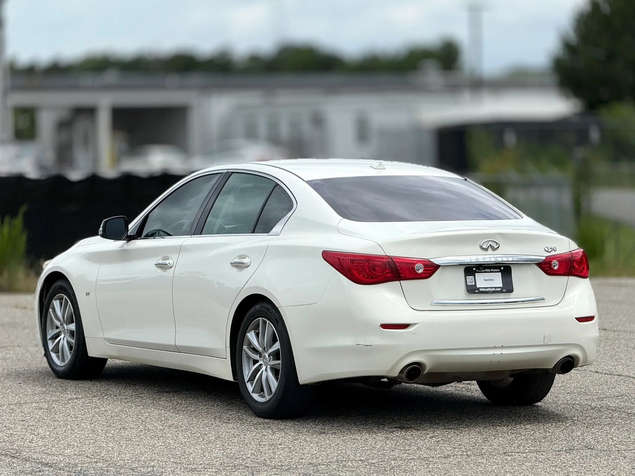 Used 2015 INFINITI Q50 Premium w/ Navigation Package RWD image 10