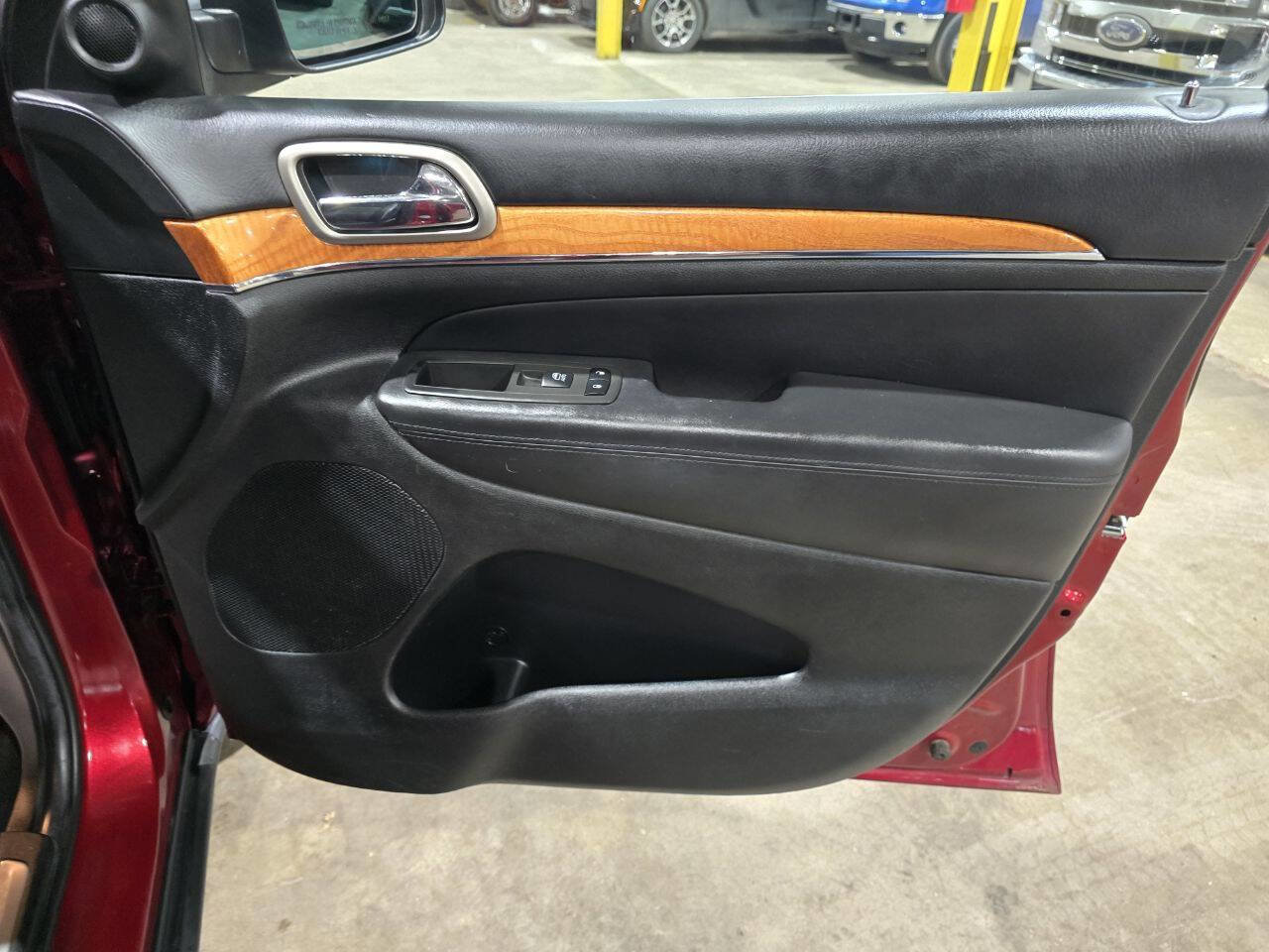 Used 2012 Jeep Grand Cherokee Overland image 35