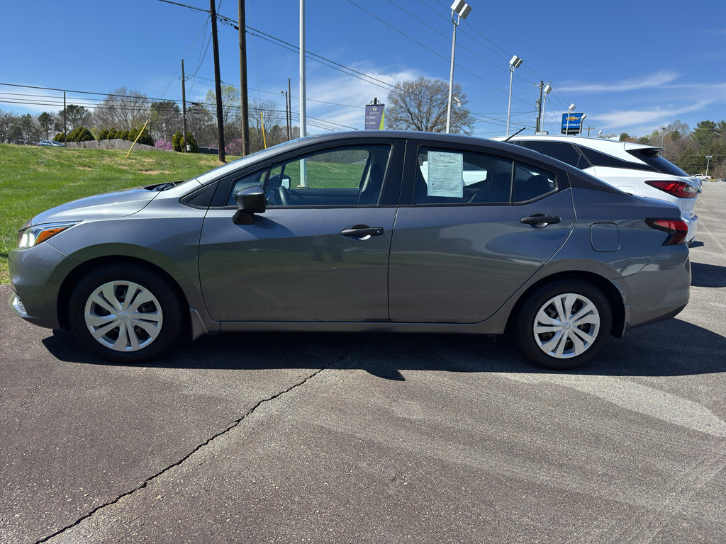 Used 2021 Nissan Versa S image 3