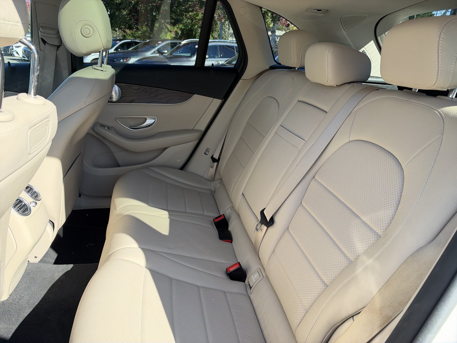 Used 2018 Mercedes-Benz GLC 300 4MATIC image 16