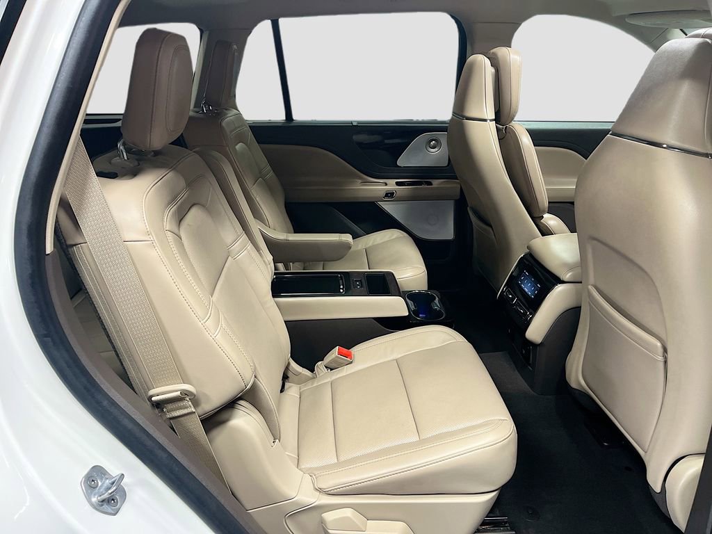 Used 2022 Lincoln Aviator Reserve w/ Equipment Group 201A image 30