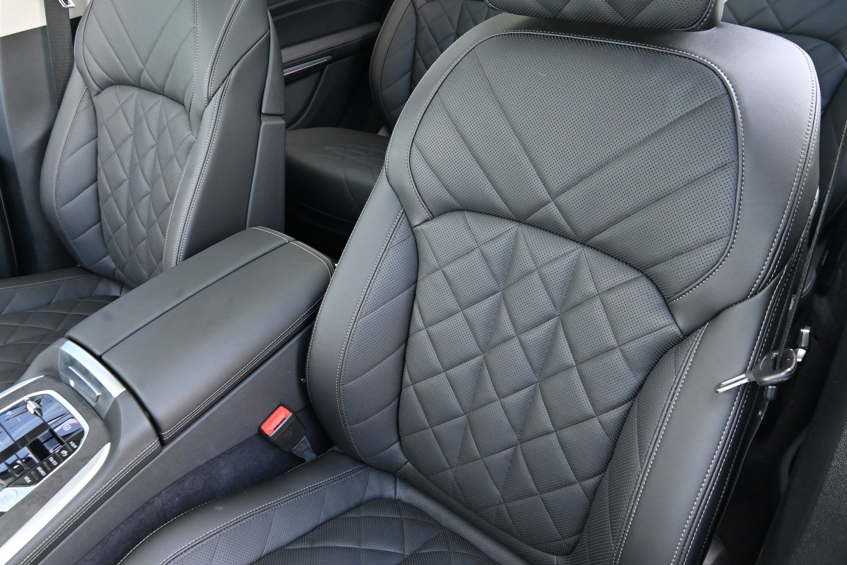 Certified 2024 BMW X7 xDrive40i image 11