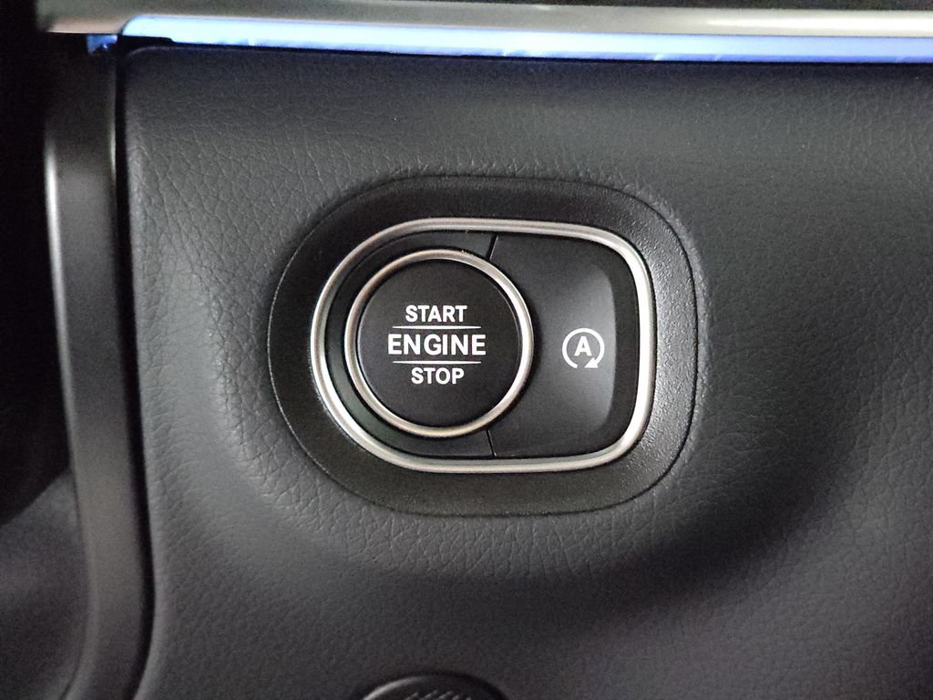 Used 2026 Mercedes-Benz GLE 450 4MATIC w/ Driver Assistance Package image 17