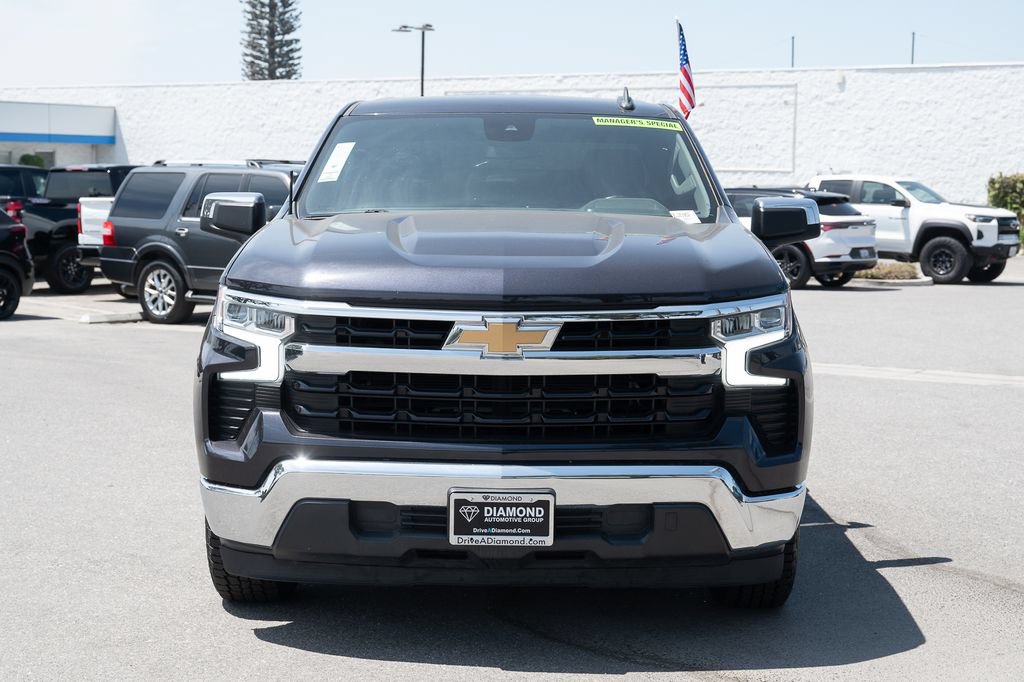 Used 2023 Chevrolet Silverado 1500 LT RWD image 2