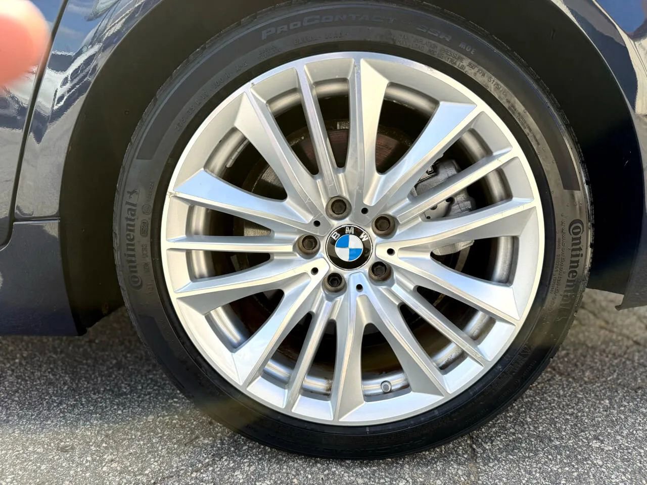 Used 2012 BMW 550i Sedan image 48