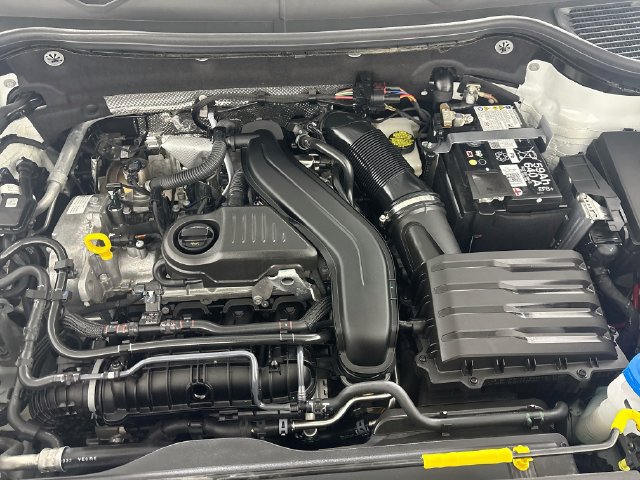 Certified 2025 Volkswagen Taos SE AWD/4WD image 28