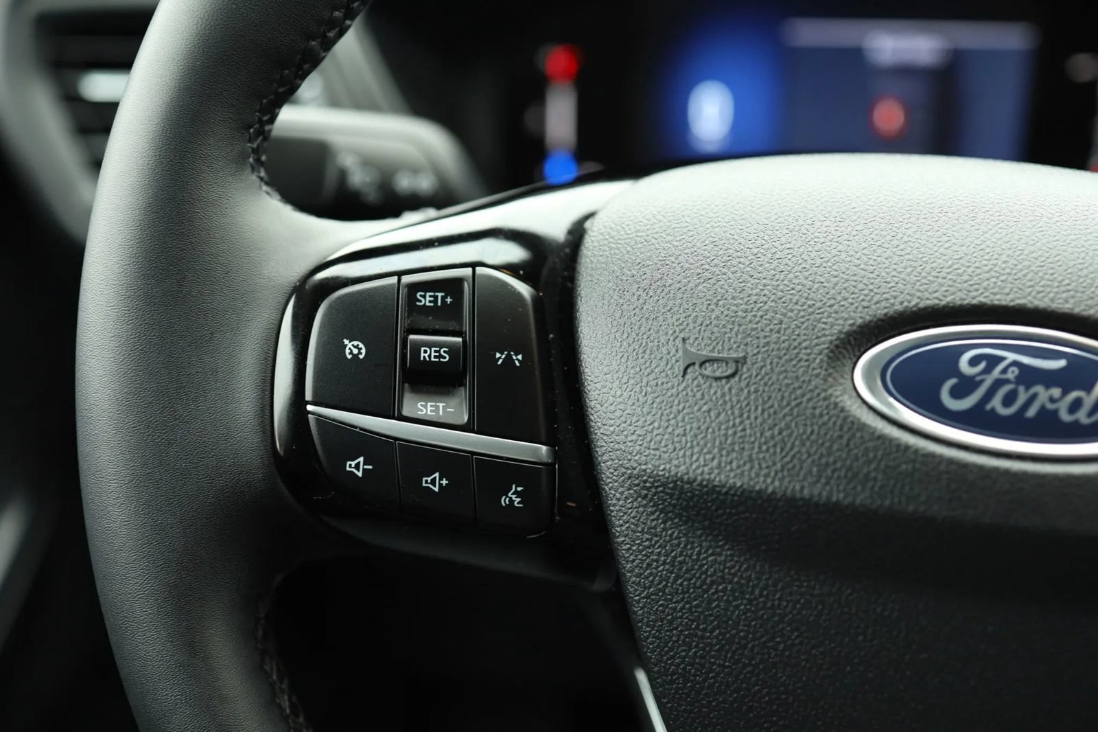 Used 2025 Ford Escape Active w/ Cold Weather Package AWD/4WD image 19
