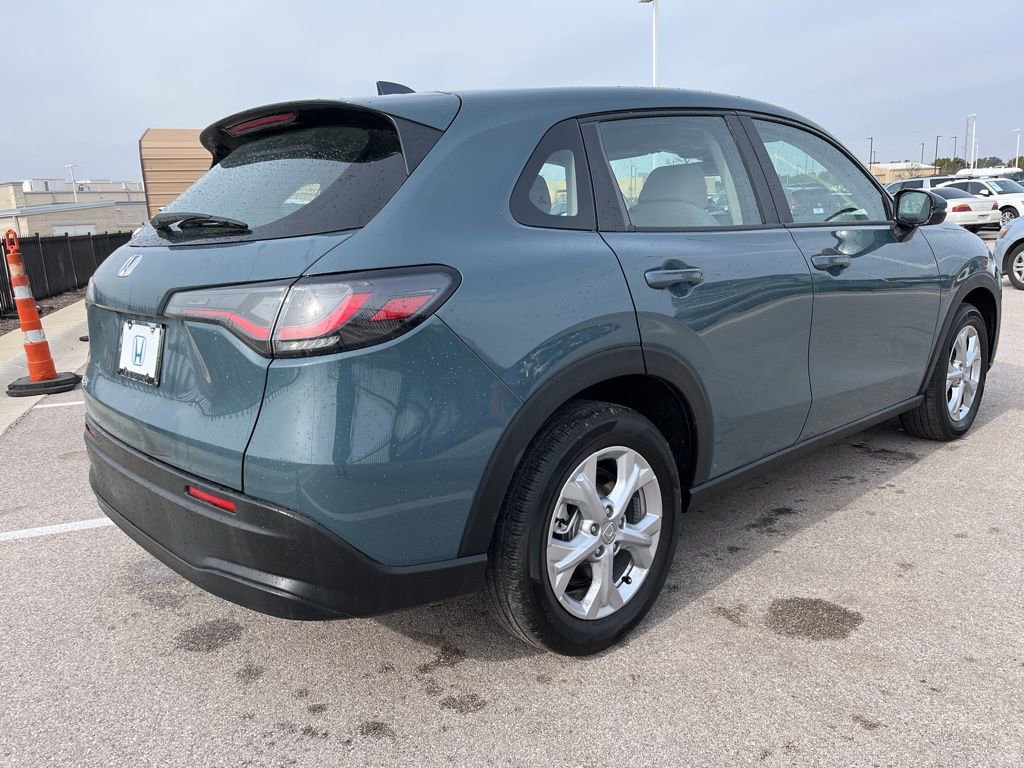 Certified 2025 Honda HR-V LX image 4